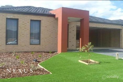 Property photo of 4 Green Orchid Circuit Pakenham VIC 3810