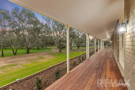 Property photo of 8 Sycamore Road Lake Albert NSW 2650