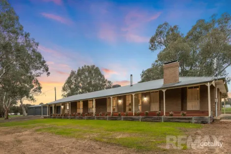 Property photo of 8 Sycamore Road Lake Albert NSW 2650