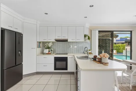 Property photo of 11 Spoonbill Street Birkdale QLD 4159