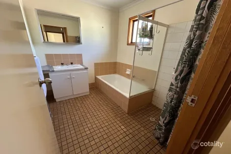 Property photo of 68 Pioneer Drive Roxby Downs SA 5725