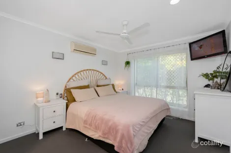 Property photo of 141 Discovery Drive Helensvale QLD 4212