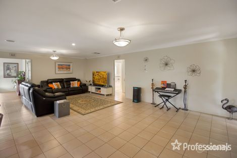 Property photo of 4 Dobell Place Lloyd NSW 2650