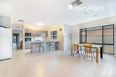 Property photo of 43 The Circuit Pakenham VIC 3810