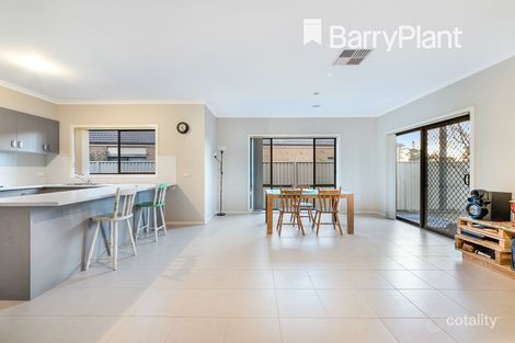 Property photo of 43 The Circuit Pakenham VIC 3810