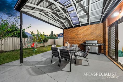 Property photo of 32 Cobaw Circuit Caroline Springs VIC 3023