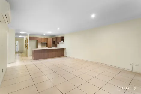 Property photo of 2/16 Adonis Court Rothwell QLD 4022