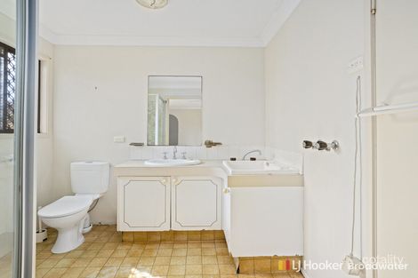 2/9 Beitz Ave, Labrador, QLD 4215