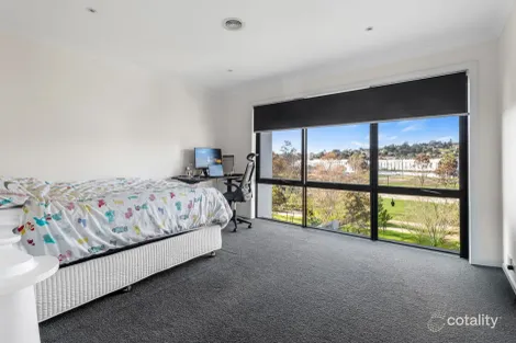 Property photo of 25 Belsay Chase Chirnside Park VIC 3116