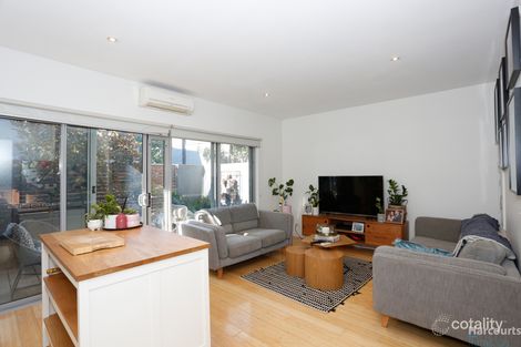 Property photo of 8 Grasstree Way Bundoora VIC 3083