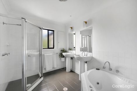Property photo of 20 Sugarwood Place Farmborough Heights NSW 2526