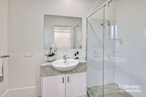 Property photo of 10 Sunshine Place Eight Mile Plains QLD 4113