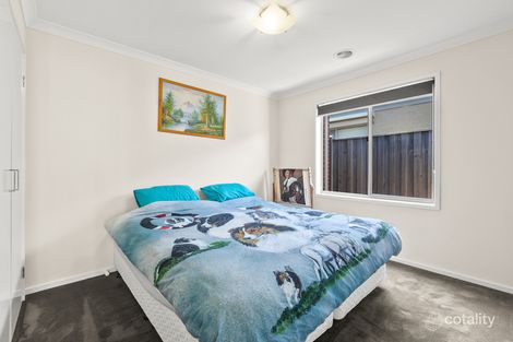 Property photo of 33 City Vista Circuit Cranbourne West VIC 3977