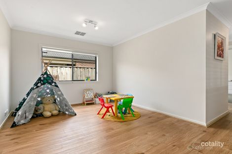 Property photo of 20 Olivebank Crescent Cranbourne North VIC 3977