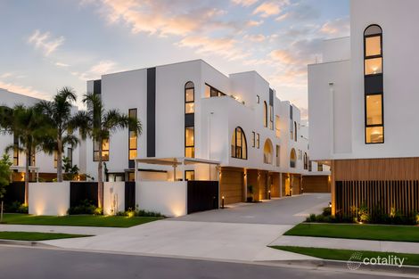 7/2-4 Waterford Ct, Bundall, QLD 4217