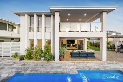 Property photo of 36 Kurrawa Way Iluka WA 6028