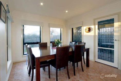 Property photo of 10 Lynton Place Sale VIC 3850