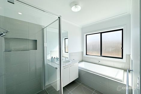 3 Roto St, Gobbagombalin, NSW 2650