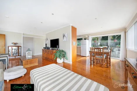 Property photo of 51 Sunninghill Circuit Mount Ousley NSW 2519