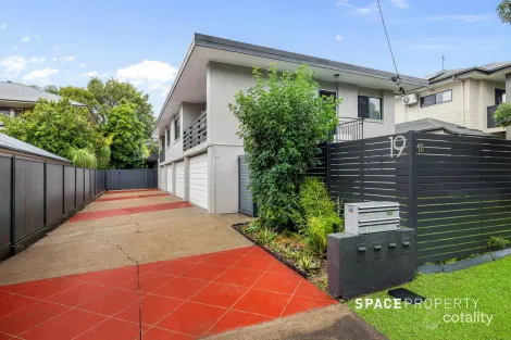 2/19 WONGARA ST, CLAYFIELD, QLD 4011