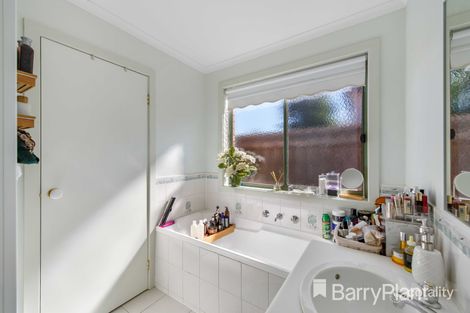 Property photo of 64 Greenhills Drive Kurunjang VIC 3337