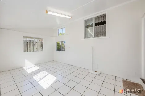 Property photo of 21 McCracken Street Walkervale QLD 4670