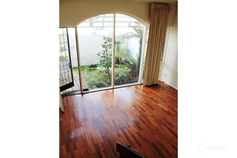 Property photo of 18 Withers Street Albert Park VIC 3206