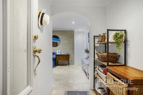 Property photo of 4 Coorong Place Kallaroo WA 6025