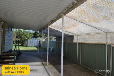 Property photo of 4 Fairway Place South West Rocks NSW 2431