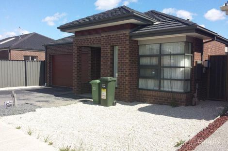 Property photo of 3 Eastleigh Street Craigieburn VIC 3064