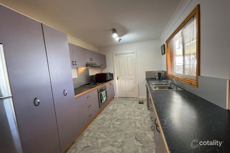 Property photo of 5 Pineview Circuit Young NSW 2594