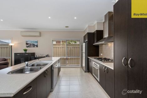 Property photo of 4 Kings Domain Caroline Springs VIC 3023