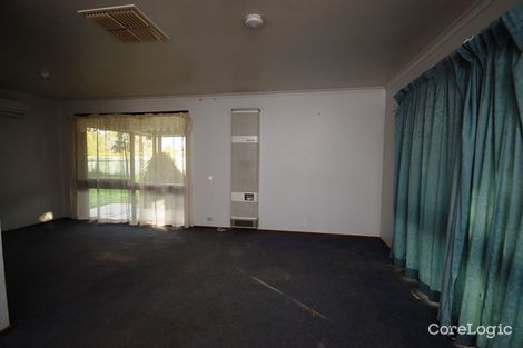 Property photo of 63 Undurra Drive Glenfield Park NSW 2650