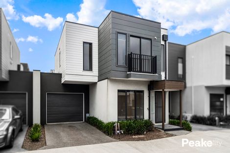 2/12 Sturt Ct, Officer, VIC 3809