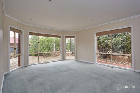 Property photo of 9 Bourke Drive Strathdale VIC 3550