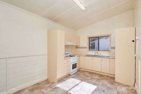 Property photo of 4 Kildare Street Turvey Park NSW 2650