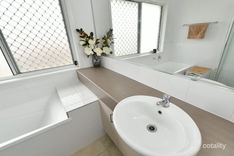 17 Sturt Ct, Glen Eden, QLD 4680