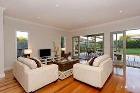 Property photo of 74 Parkmore Road Bentleigh East VIC 3165