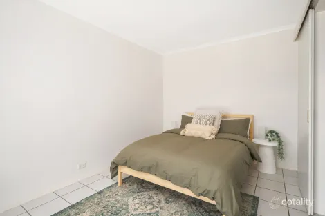 Property photo of 27 Courageous Court Newport QLD 4020