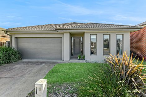 Property photo of 3 Pipit Close Pakenham VIC 3810