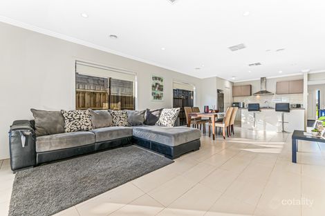 Property photo of 3 Pipit Close Pakenham VIC 3810