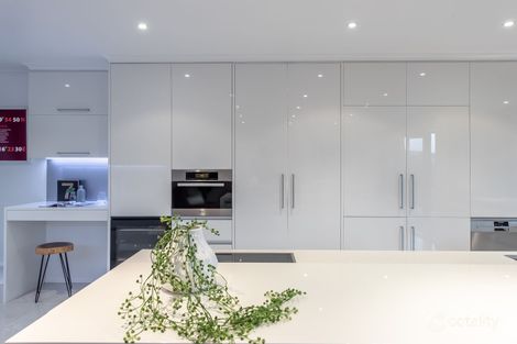 Property photo of 2 Redfin Crescent Beldon WA 6027