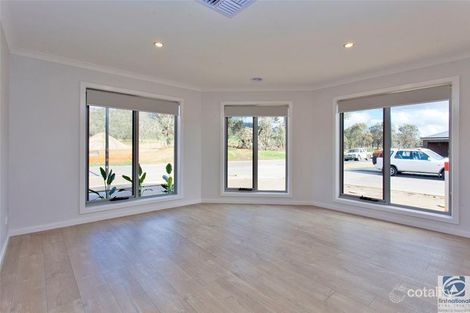 Property photo of 50 Badcoe Avenue Wodonga VIC 3690