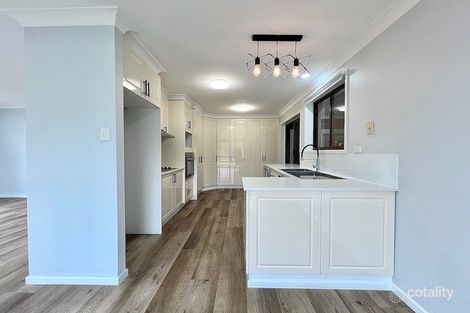 Property photo of 10 Elbe Place Kearns NSW 2558
