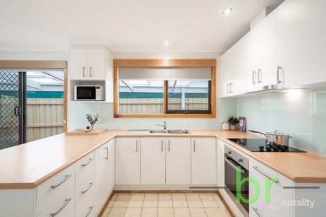 Property photo of 16 Allister Court Lara VIC 3212