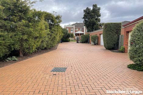 Property photo of 13 The Crest Attwood VIC 3049