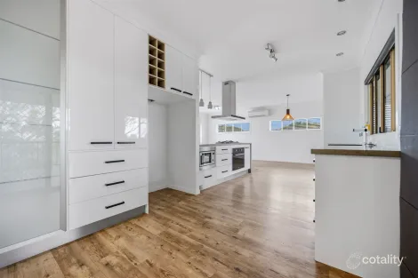 Property photo of 25 Rigby Crescent West Gladstone QLD 4680