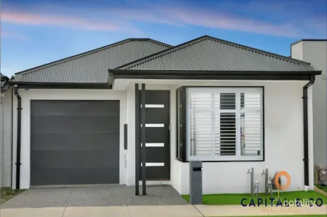 Property photo of 23 Flaxseed Drive Mickleham VIC 3064