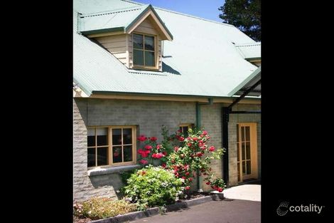 Property photo of 2 Samuel Court Woodend VIC 3442