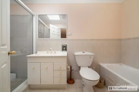 Property photo of 1/149 Rocket Street Bathurst NSW 2795